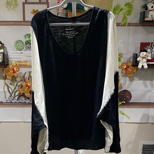 Torrid Black Relaxed Fit Top size 6. Ptp is 38